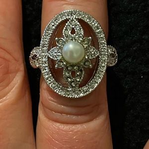 Avon silver tone ring size 5